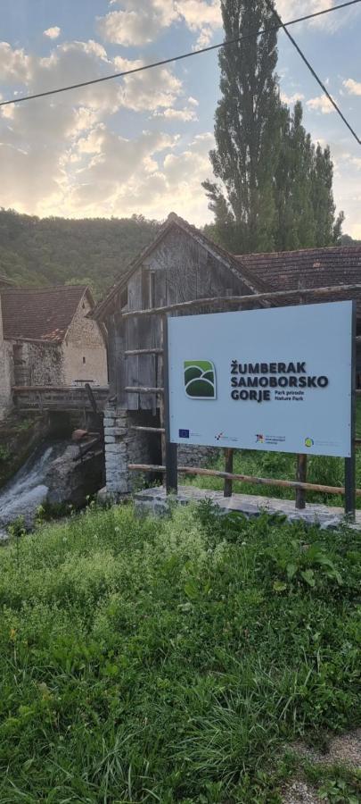 Appartamento Kod Slaveka Kostanjevac Esterno foto