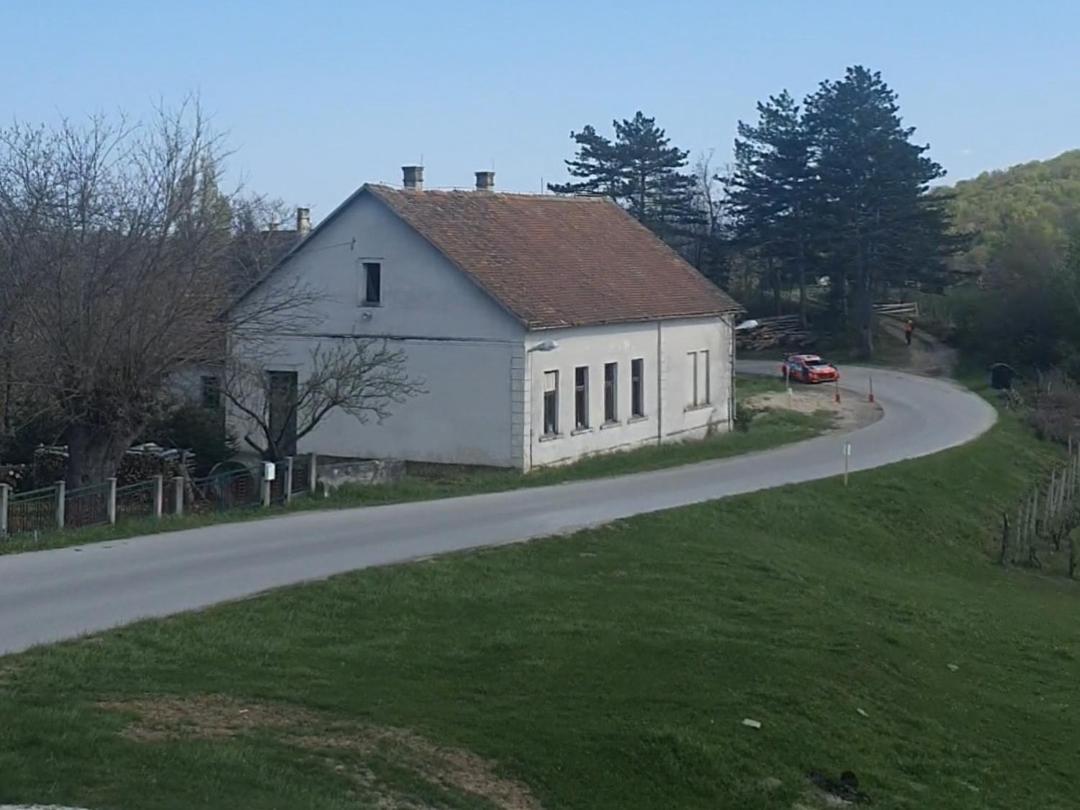 Appartamento Kod Slaveka Kostanjevac Esterno foto